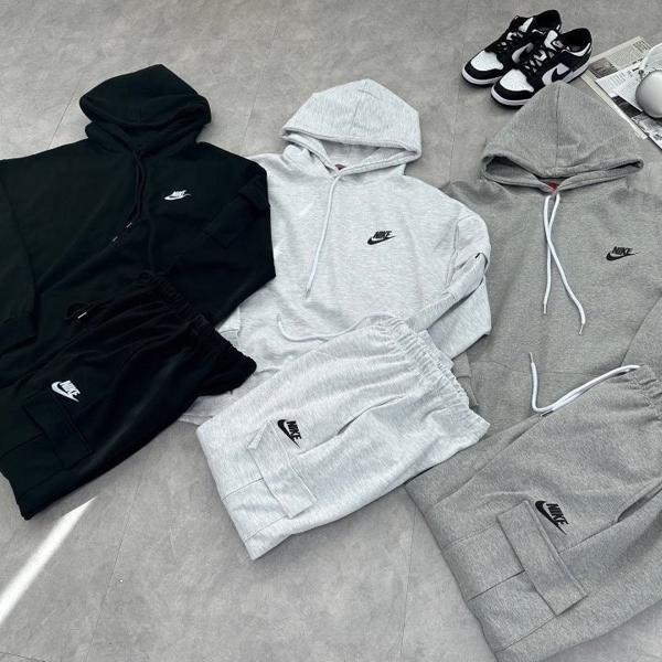 나** 베를린 후드셋업