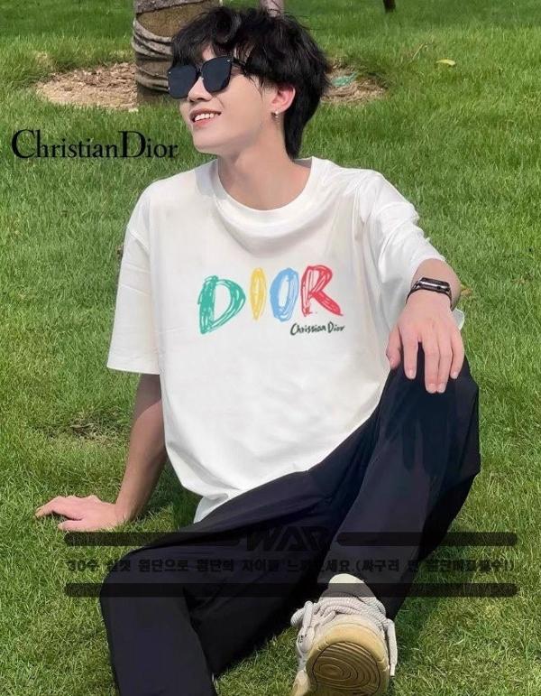 디* 선 레터링 로고 디자인 반팔 티셔츠