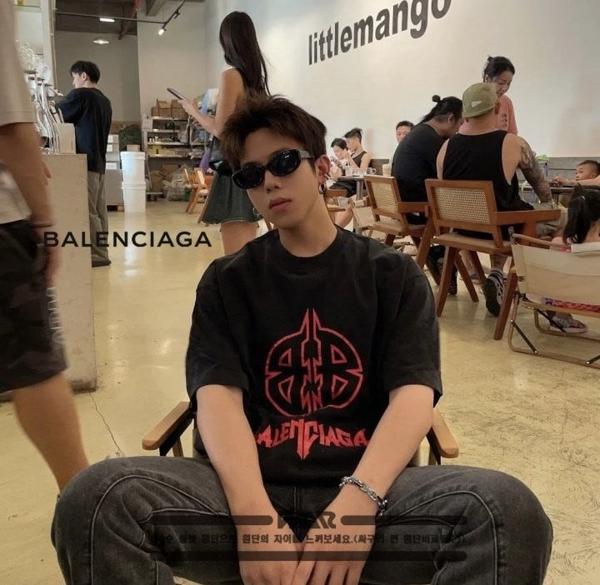 발**** 빈티지 레터링 레드 디자인 반팔 티셔츠