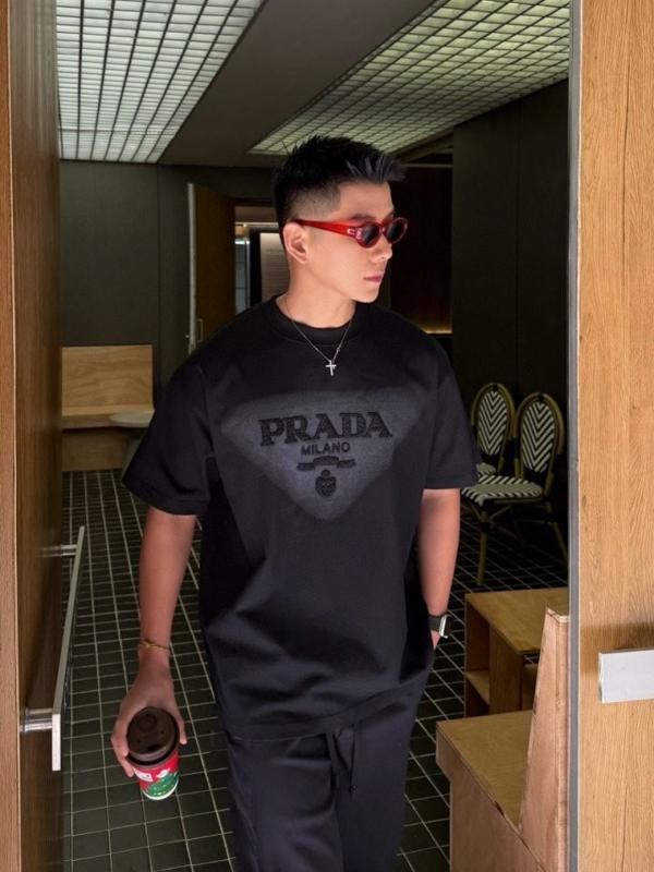 프** 쉐도우 자수로고 반팔 티셔츠