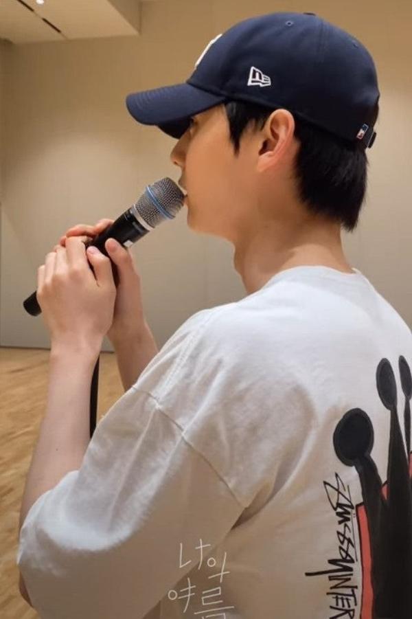 스** 크라운 수입 반팔티셔츠