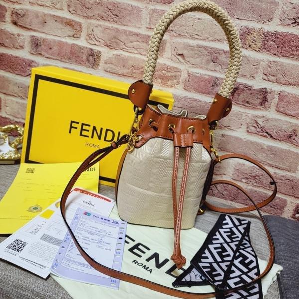 펜* 몬트레조 미니 라피아 버킷백 (방도스카프 포함)