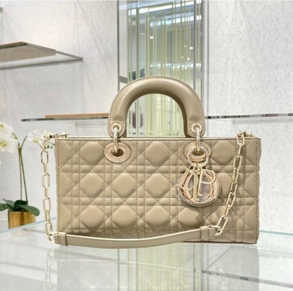 디* Lady DJoy 미디엄 백 샌드 베이지 까나쥬 양가죽