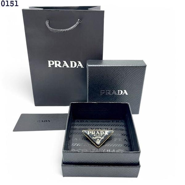 프** 메인 삼각로고 브로치