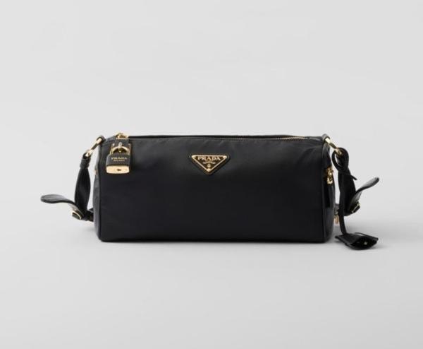 프** 자물쇠가 있는 미디엄 리나일론 및 가죽 숄더백 풀박스