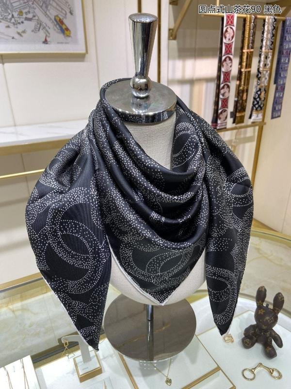 샤* 점선 로고 패턴 블랙사각 스카프