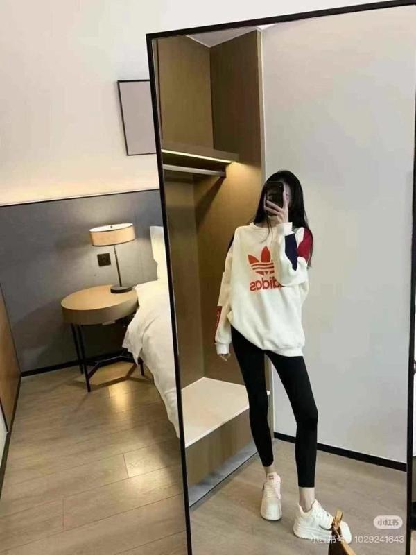 아*** 배색 소매자수 맨투맨 (두툼)