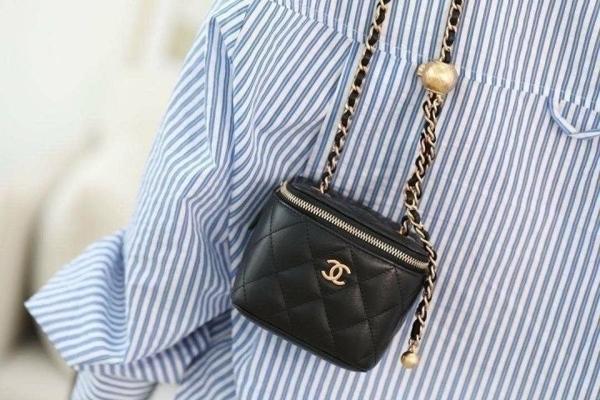 샤* 골든볼 베니티백