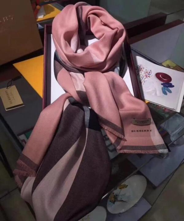 버** 체크 빅로고 머플러 (남녀공용)