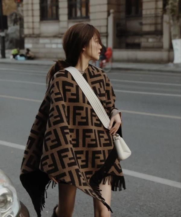 펜* 리버서블 판초