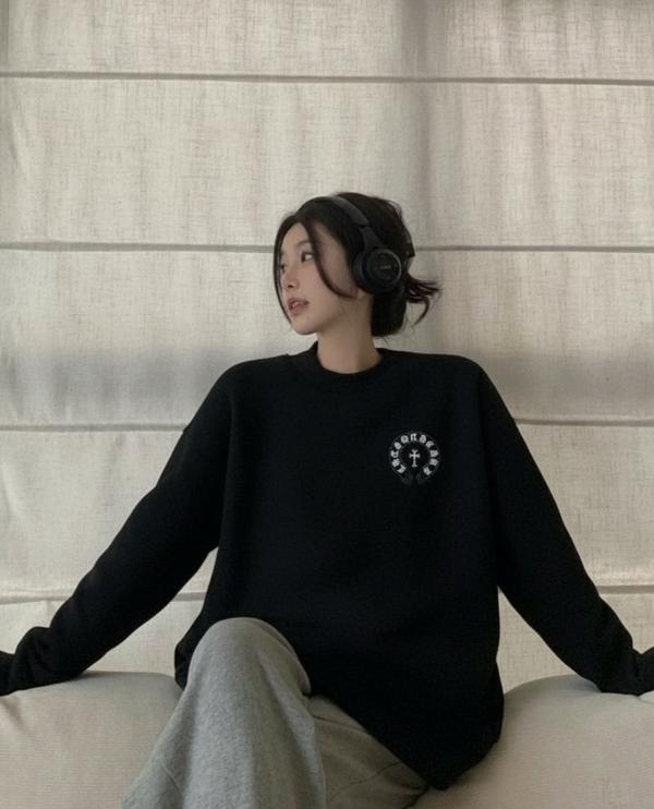 크* 말발굽 자수 십자가패치 빈티지 쭈리 맨투맨수입최고급(남녀공용)