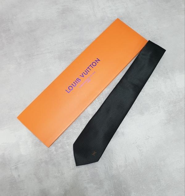 루* 펀칭 자수 넥타이