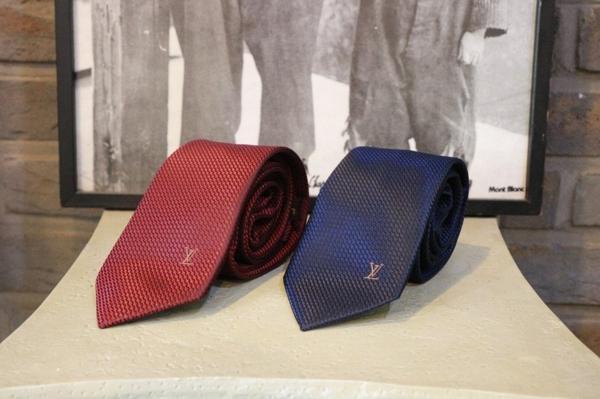 루* 펀칭 자수 넥타이 2컬러