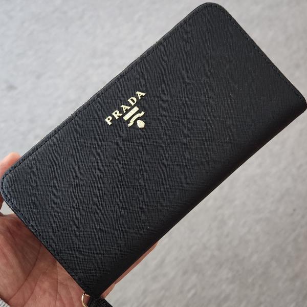 [381번] 프** 사피아노 지퍼 장지갑