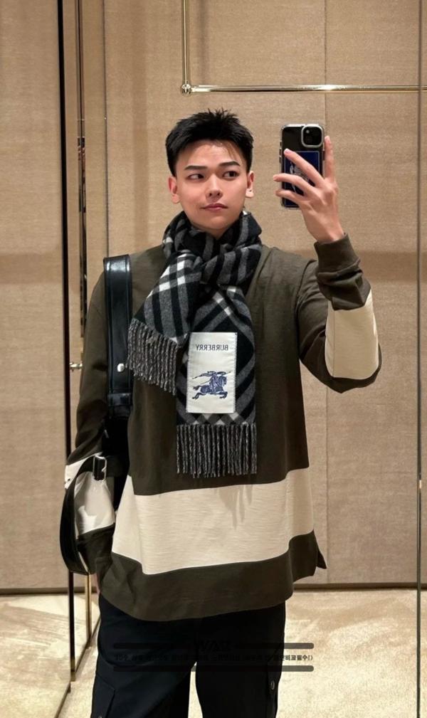 버** 패치 포인트 체크 블랙 머플러