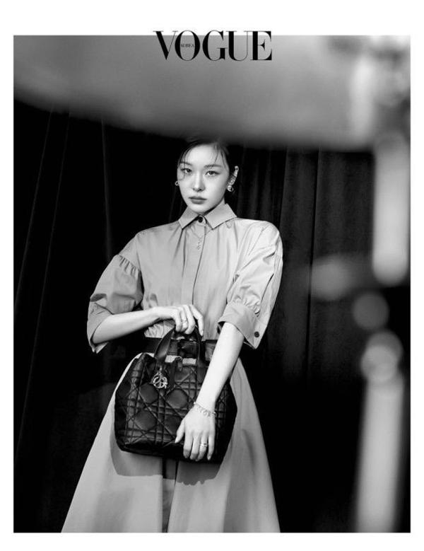 디* 고급 뚜주흐 버티컬 토트백 미듐