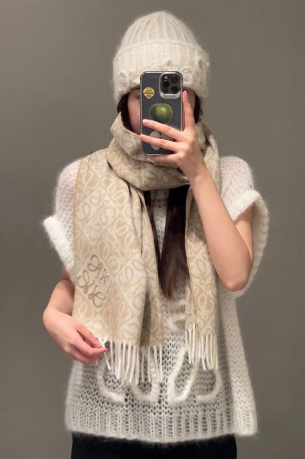 로** 밀크티 색상 체스보드 스카프