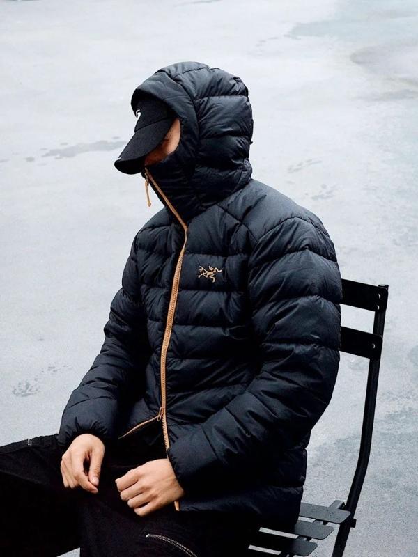 아**** THORIUM(토륨) 후디 경량 패딩  수입