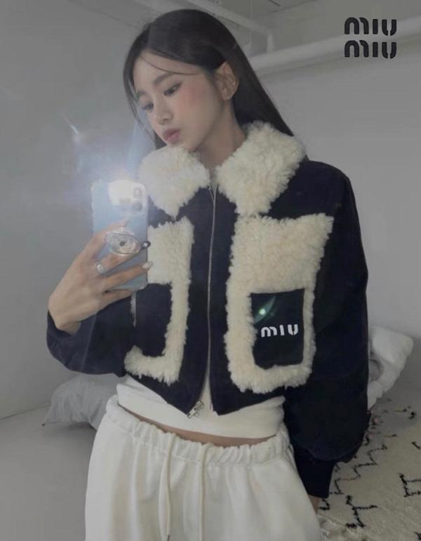 미*** 양털포인트 카라 집업