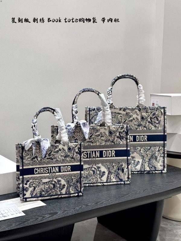 디* 3D자수 트왈 드 주이 북 토트백 ( 중36cm 소26cm )