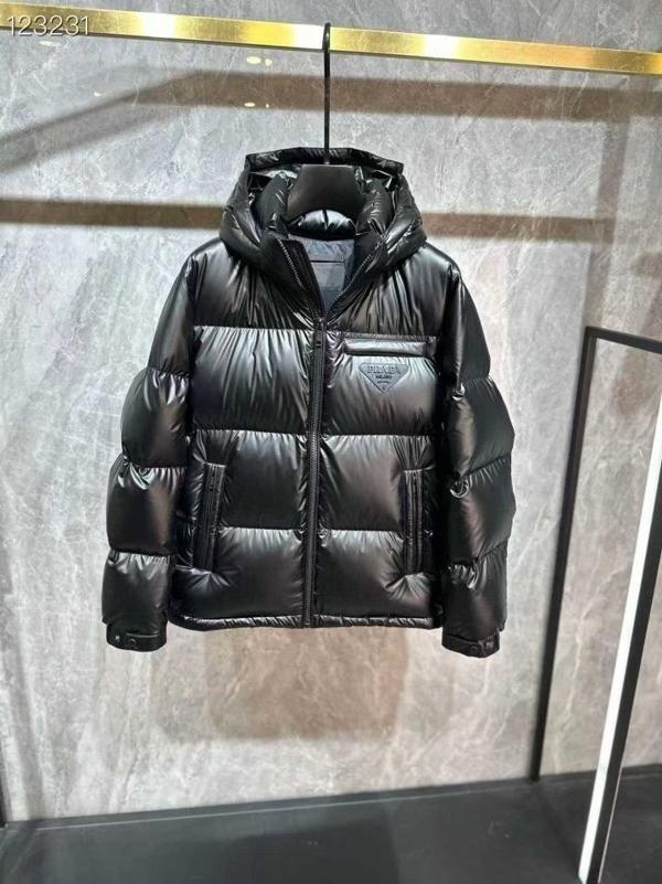 프** 삼각로고 패딩