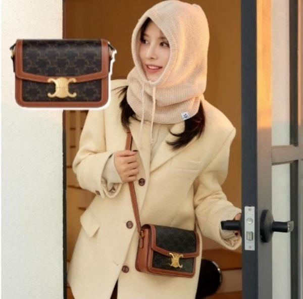 셀** 트라이엄프 뉴 모노그램 미니 스퀘어 소