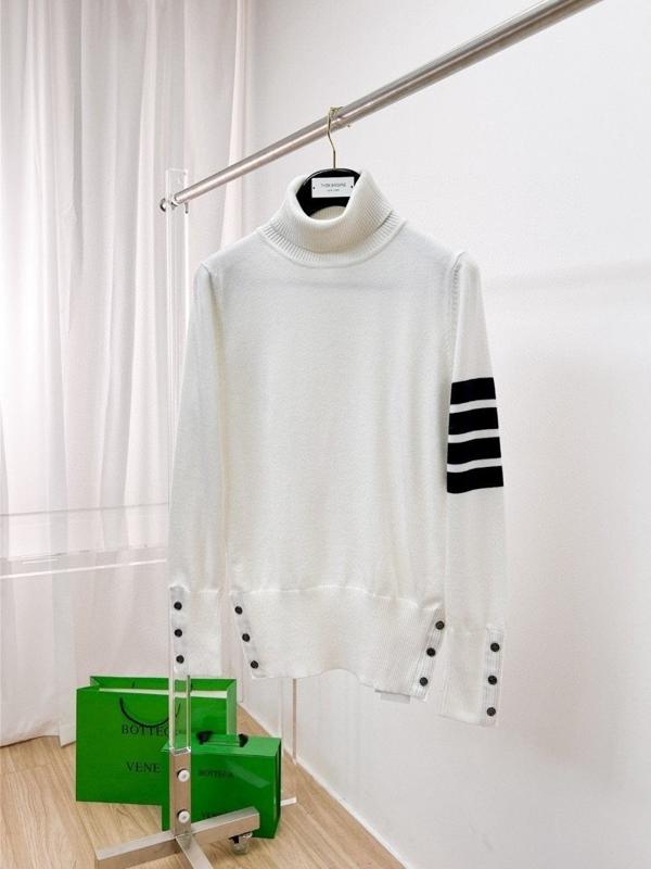톰* 사선3버튼 울 터틀넥