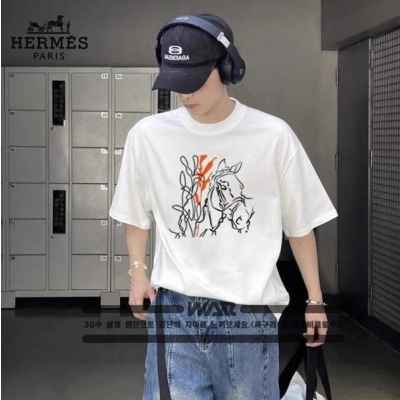 에*** 말 선 포인트 디자인 반팔 티셔츠