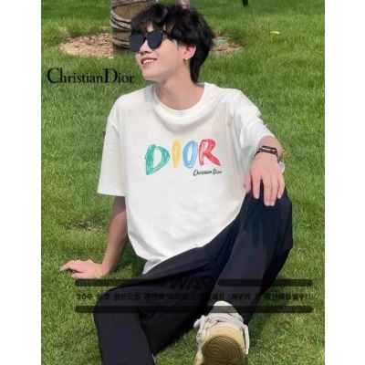 디* 선 레터링 로고 디자인 반팔 티셔츠