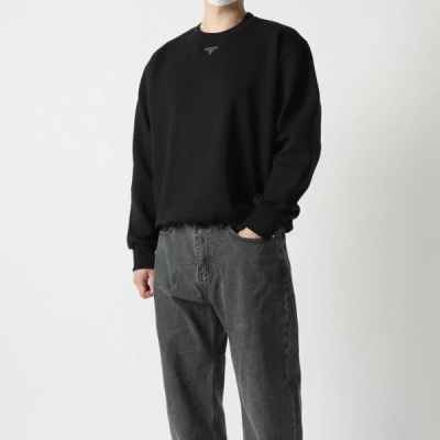 프** 삼각 맨투맨