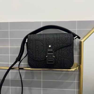 디* 새들 플랩 스트랩백