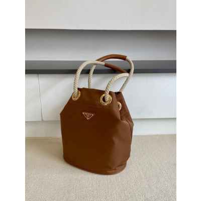 프** 마리너 리나일론 스몰 버킷백 (브라운) 1BE082