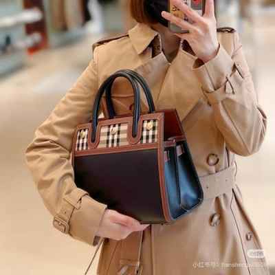 버** 타이틀 텔러 백 라지