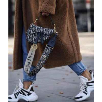 디* 오블리크 새들백 네이비