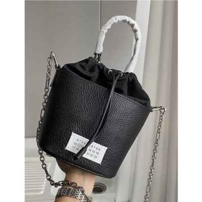 메* 마르지엘라 5AC 레더 체인 버킷백